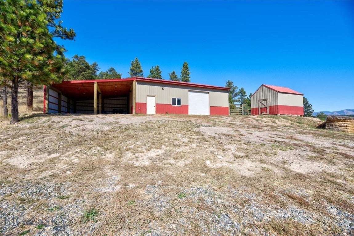 6958 Black Sandy Loop
