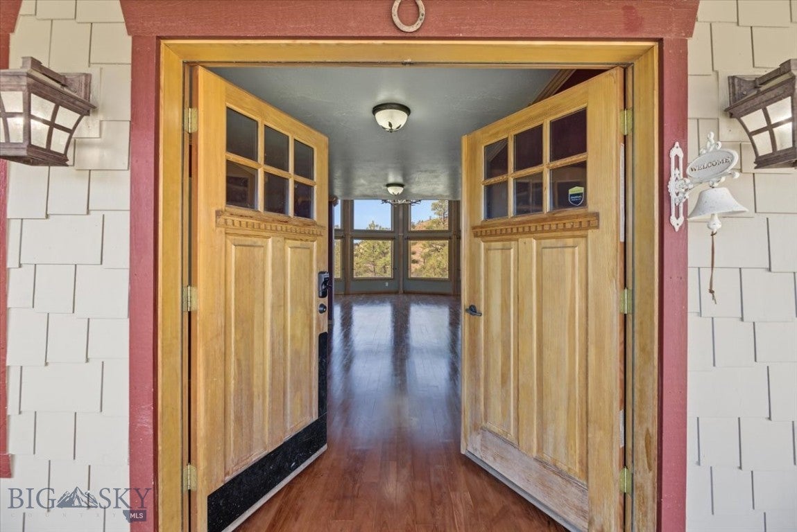 6958 Black Sandy Loop