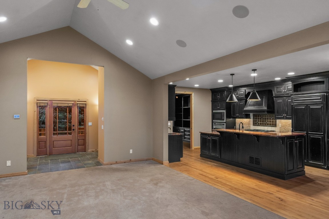 Bozeman, Montana 59715, United States, 4 Bedrooms Bedrooms, ,4 BathroomsBathrooms,Residential,Pending,59102