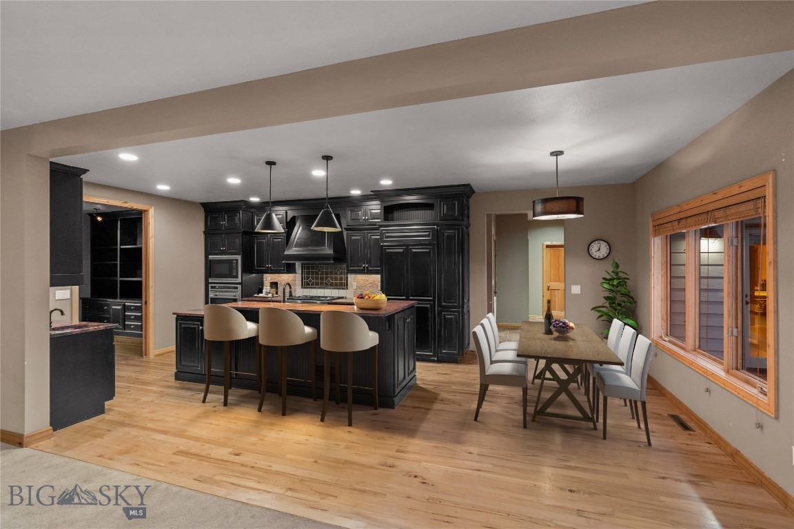 Bozeman, Montana 59715, United States, 4 Bedrooms Bedrooms, ,4 BathroomsBathrooms,Residential,Pending,59102