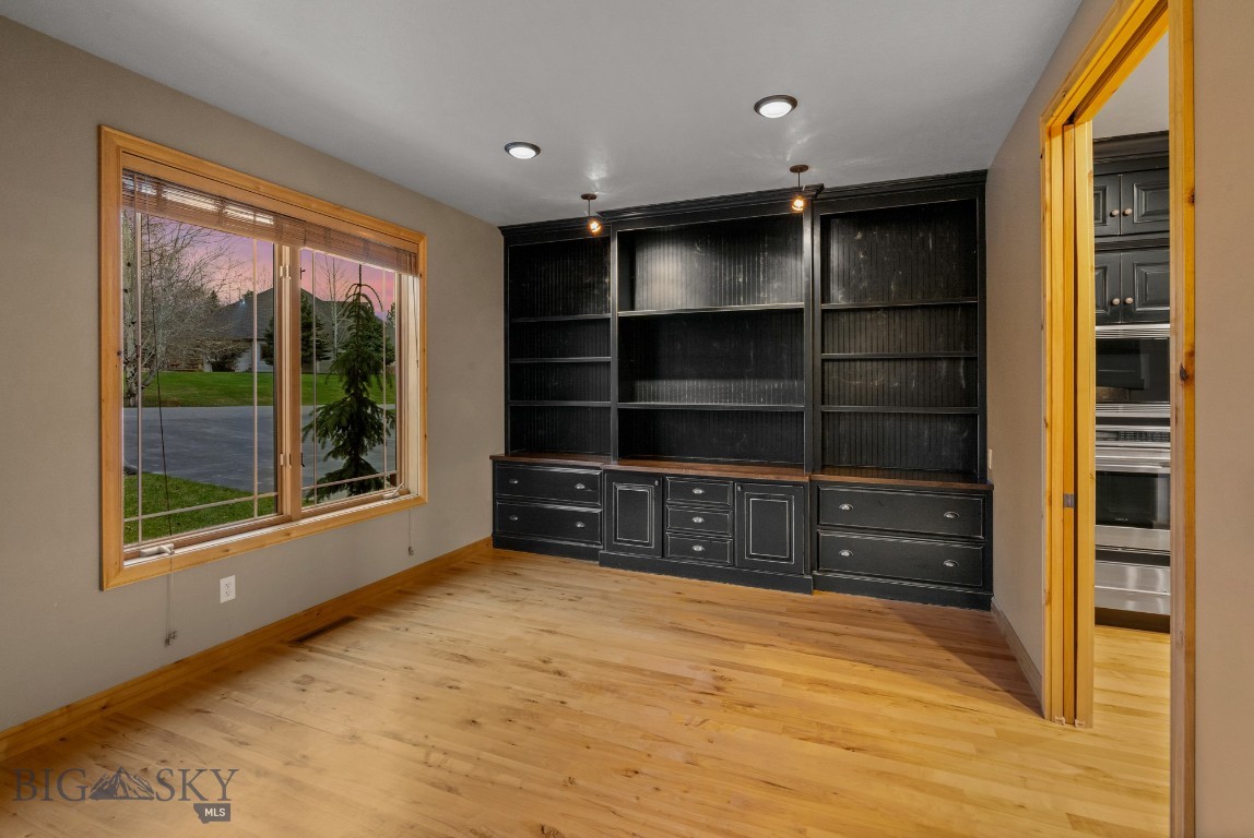 Bozeman, Montana 59715, United States, 4 Bedrooms Bedrooms, ,4 BathroomsBathrooms,Residential,Pending,59102