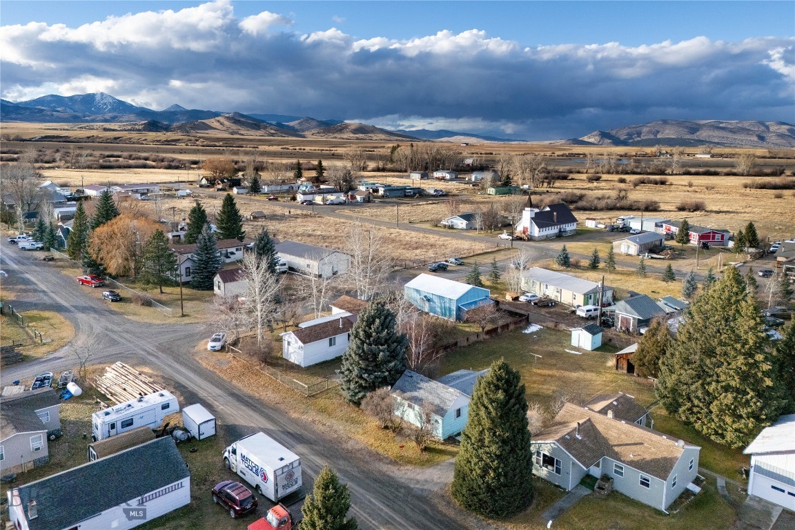 Harrison, Montana 59735, United States, 2 Bedrooms Bedrooms, ,1 BathroomBathrooms,Residential,Pending,28882