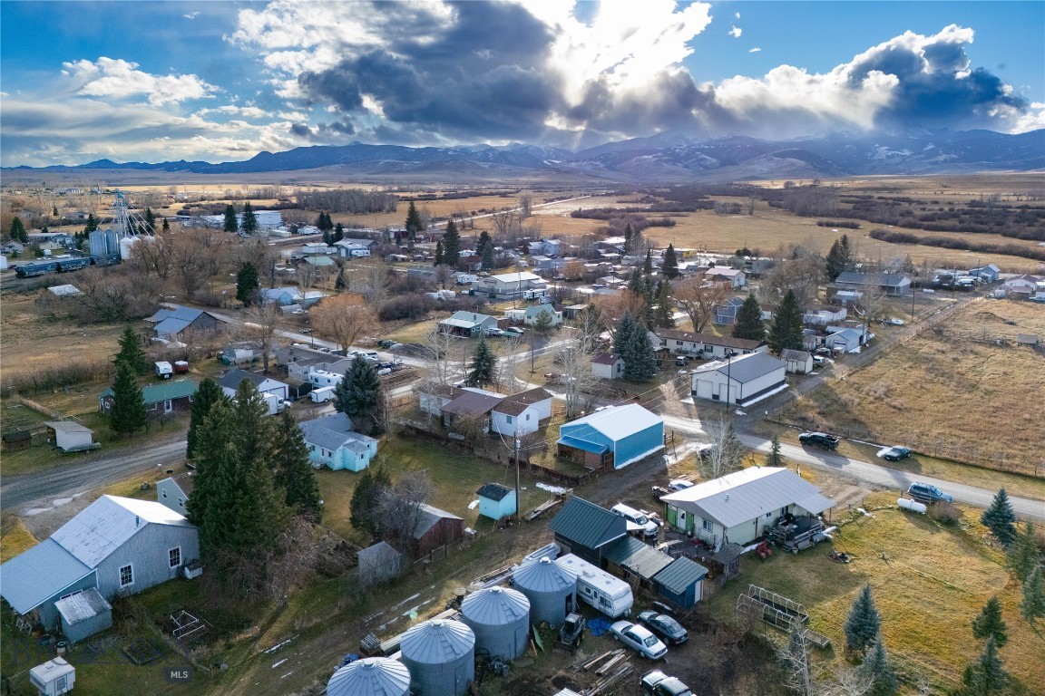 Harrison, Montana 59735, United States, 2 Bedrooms Bedrooms, ,1 BathroomBathrooms,Residential,Pending,28882