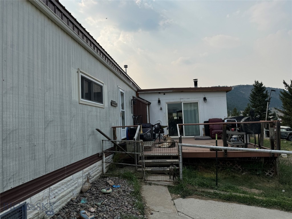 10 Forest Road South