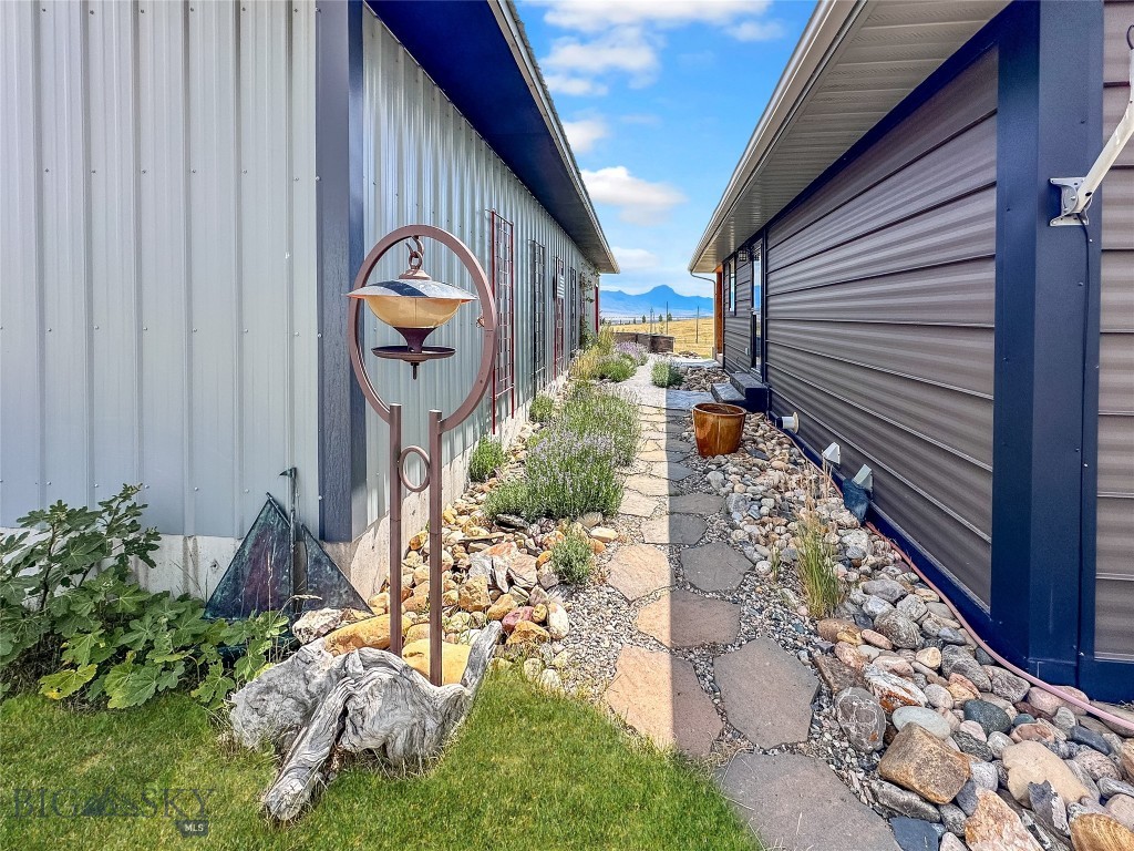 Shining Mountain Unit I - Residential