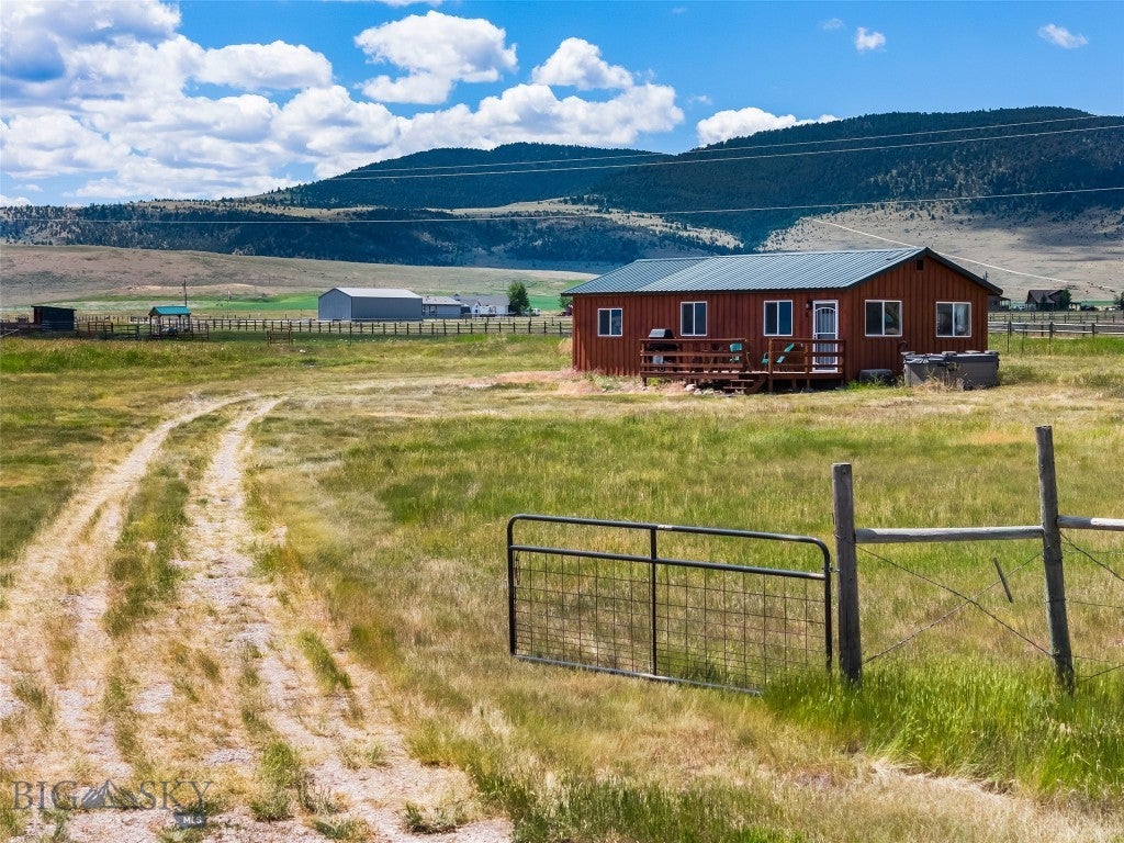 30 Hayfield Loop Trail