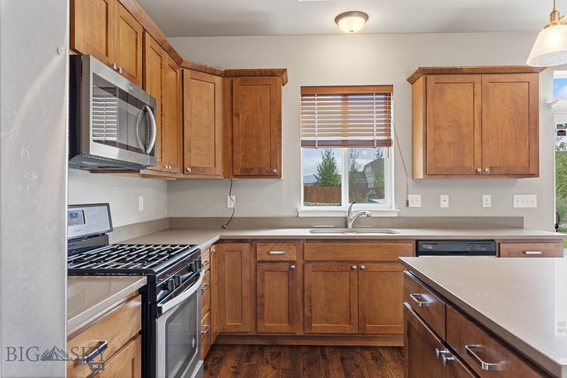 Bozeman, Montana 59718, United States, 3 Bedrooms Bedrooms, ,3 BathroomsBathrooms,Residential,Contingent,99959