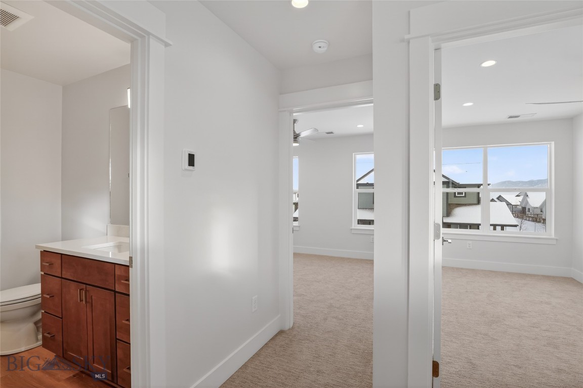 The Lakes at Valley West - Residential