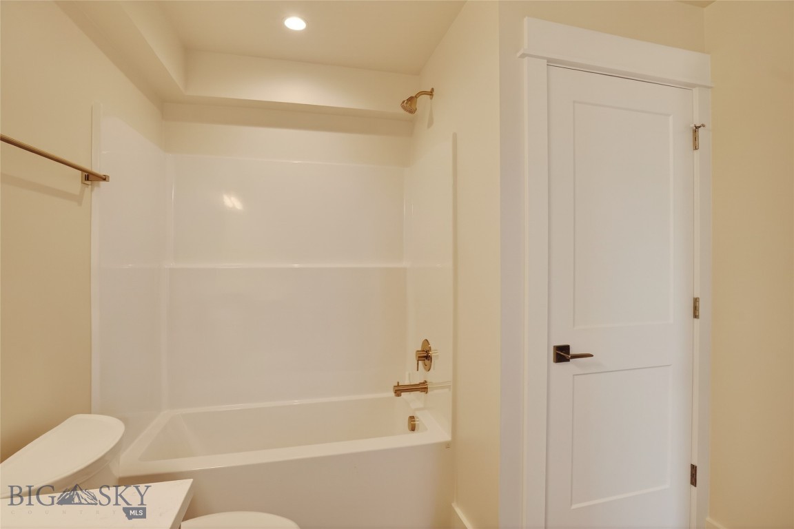 The Lakes at Valley West - Residential