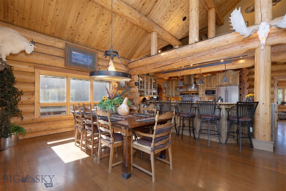 Diamond Hitch Of Ski Moonlight - Residential