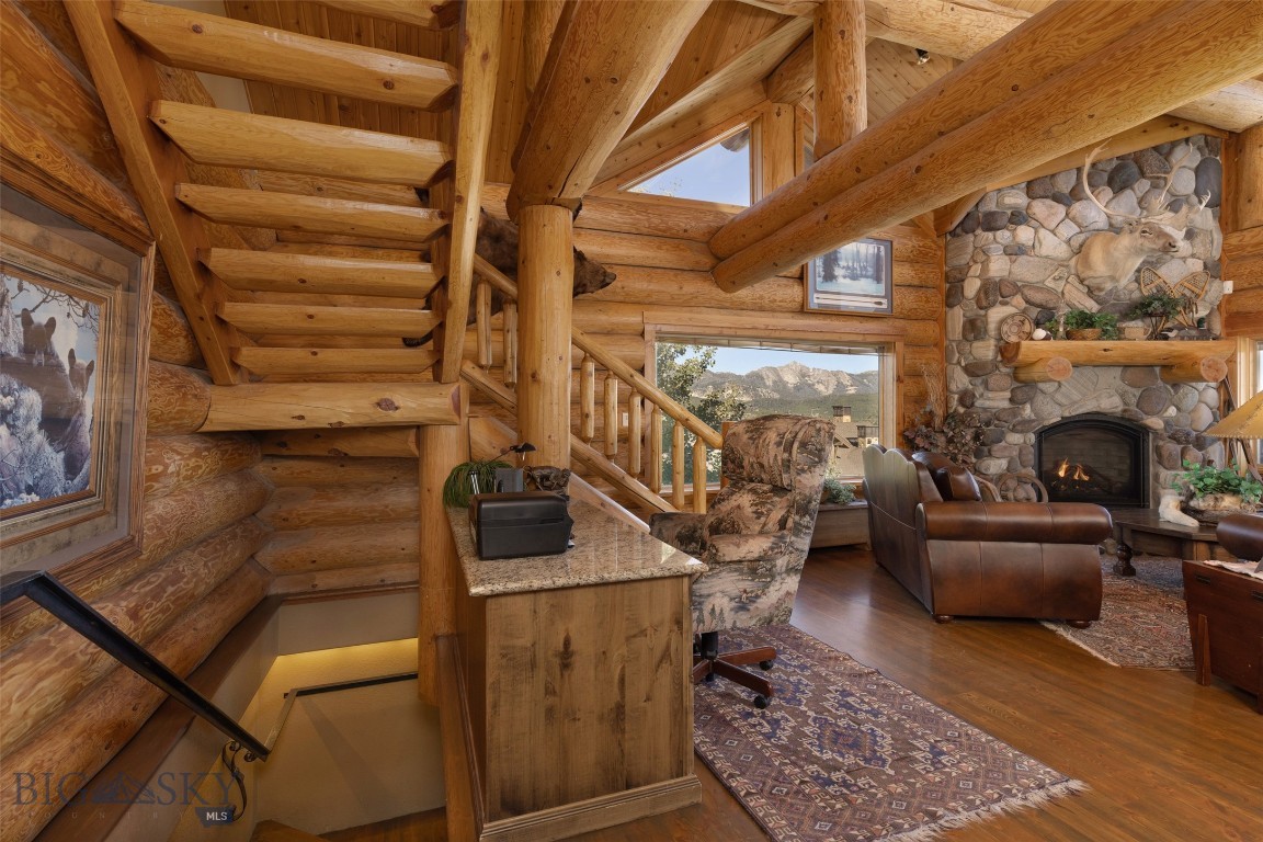 Diamond Hitch Of Ski Moonlight - Residential