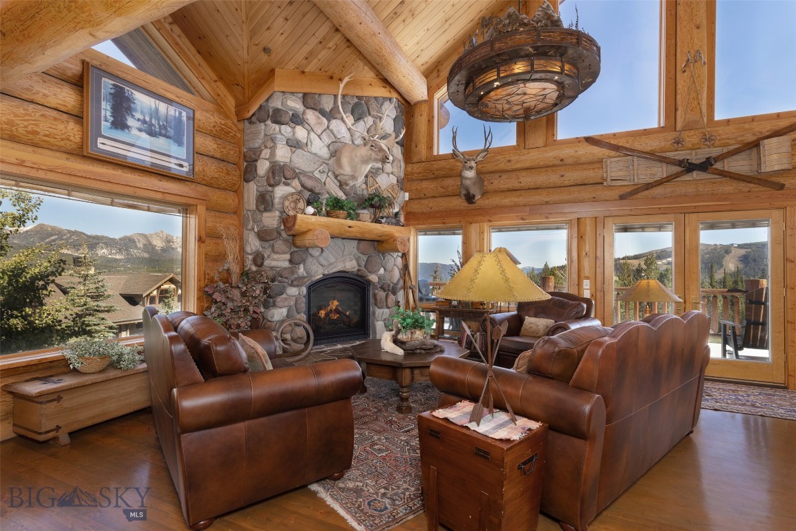 Diamond Hitch Of Ski Moonlight - Residential