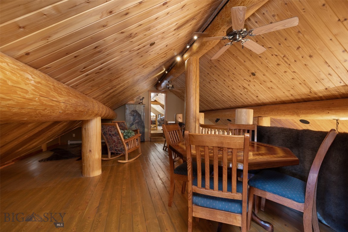 Diamond Hitch Of Ski Moonlight - Residential