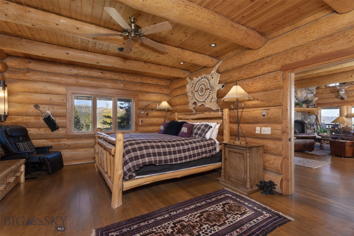 Diamond Hitch Of Ski Moonlight - Residential