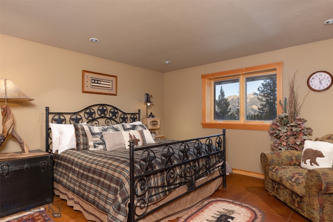 Diamond Hitch Of Ski Moonlight - Residential