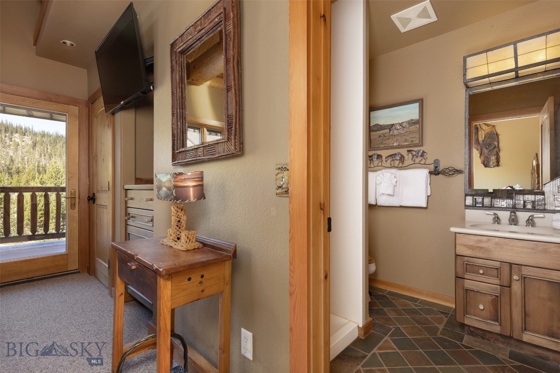 Diamond Hitch Of Ski Moonlight - Residential