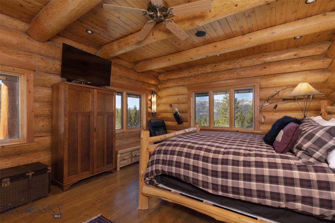 Diamond Hitch Of Ski Moonlight - Residential