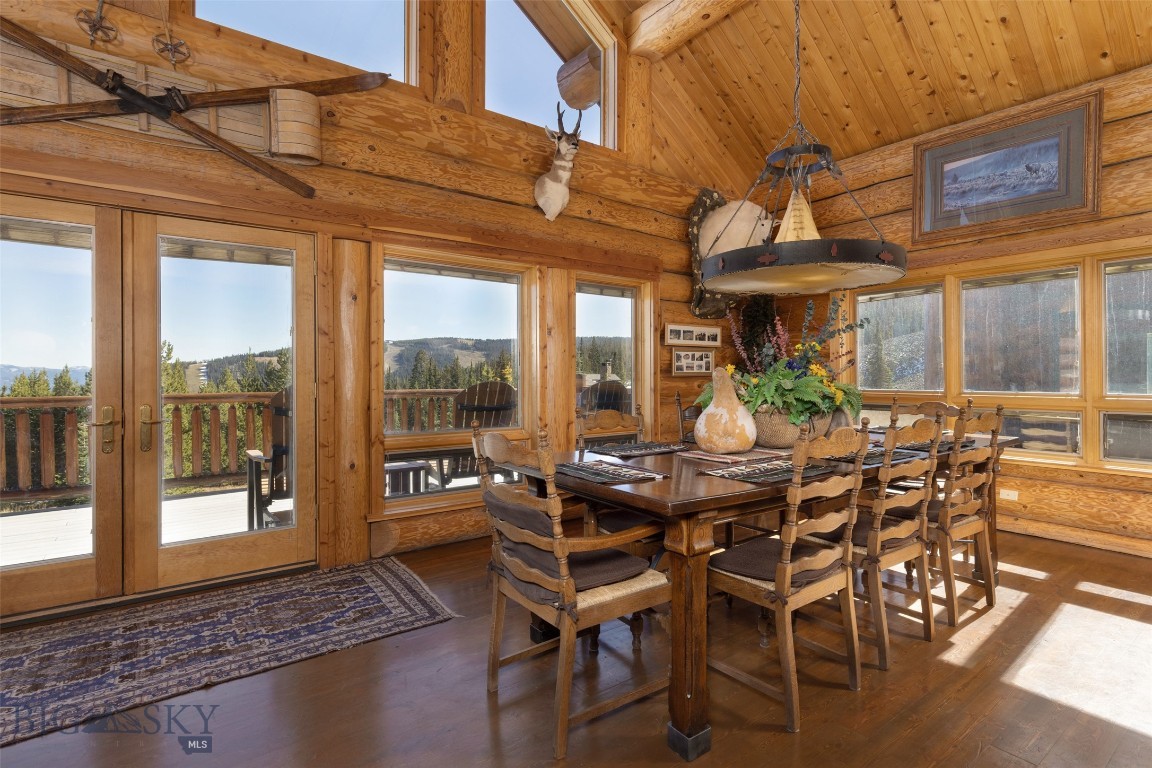 Diamond Hitch Of Ski Moonlight - Residential