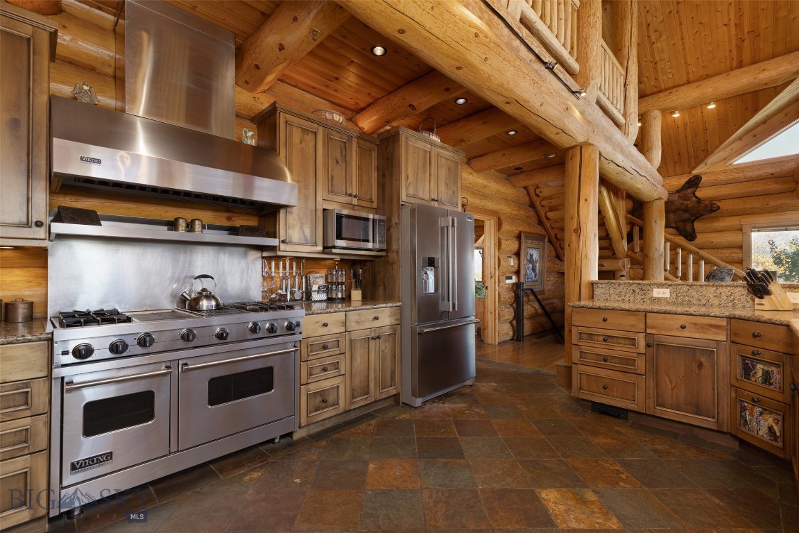 Diamond Hitch Of Ski Moonlight - Residential