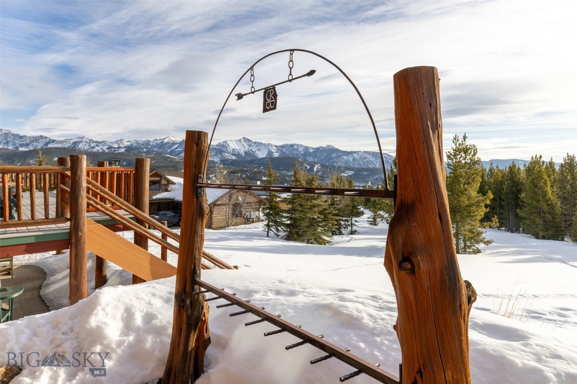 Diamond Hitch Of Ski Moonlight - Residential