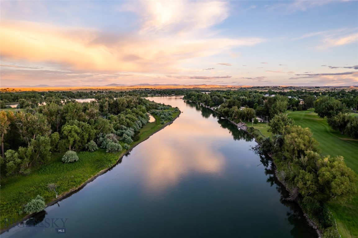423 Riverview Court