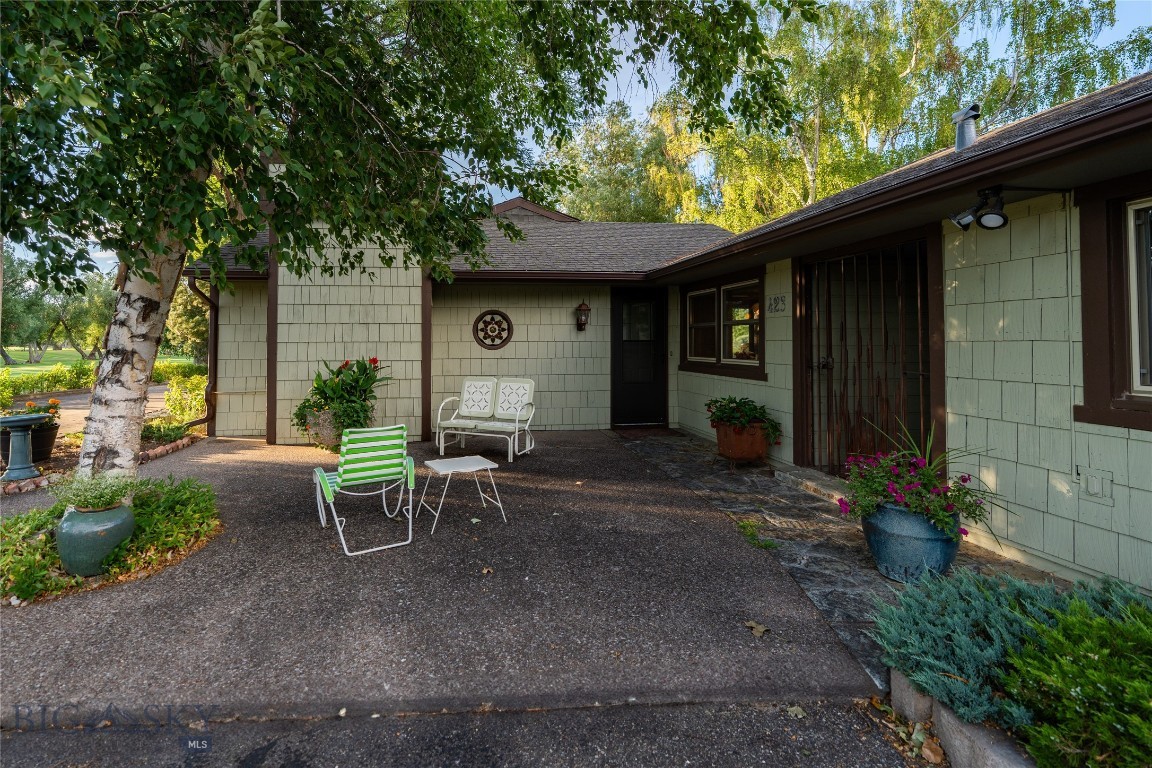 423 Riverview Court