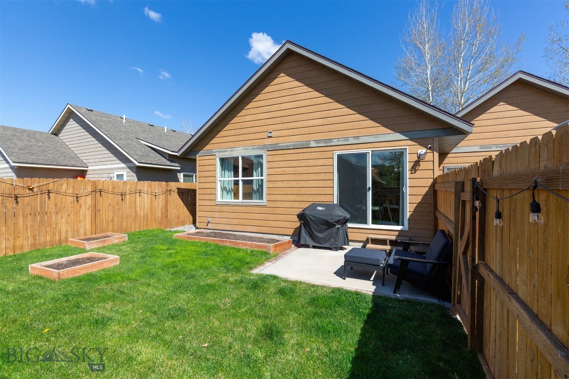 3858 Annie Street