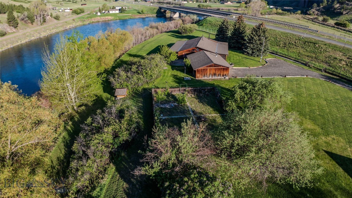 68 River Drive