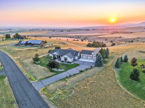 Photo of 827 Antelope Ridge RD, Belgrade, MT 59714 (MLS # 413746)