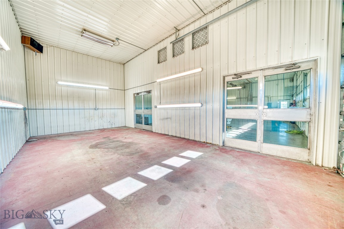 Peak View - Commercial Sale