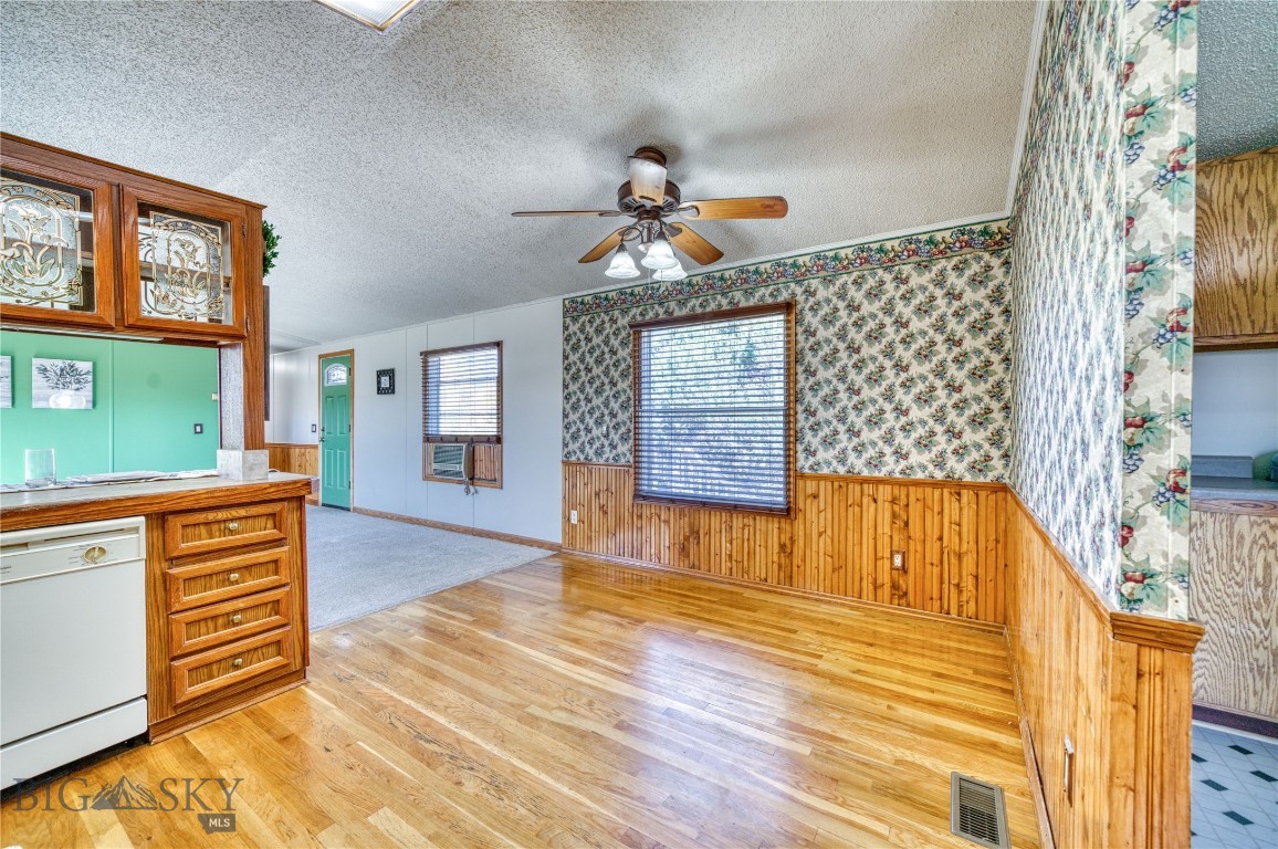 Peak View - Commercial Sale