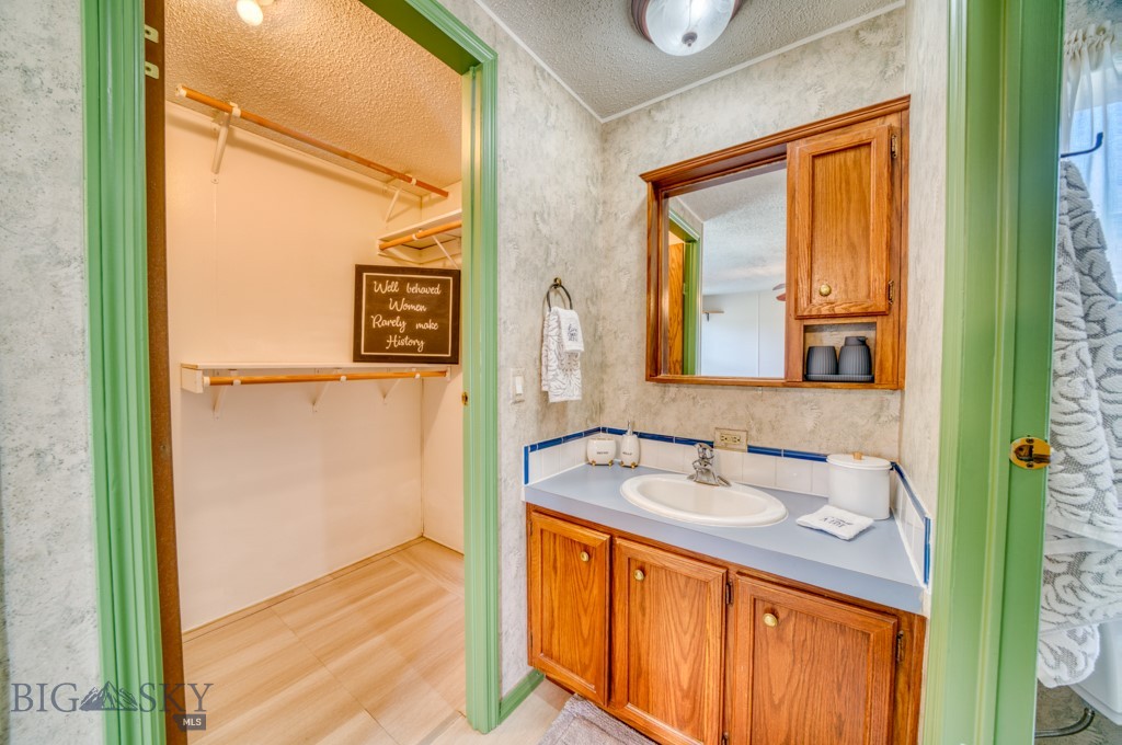 Peak View - Commercial Sale