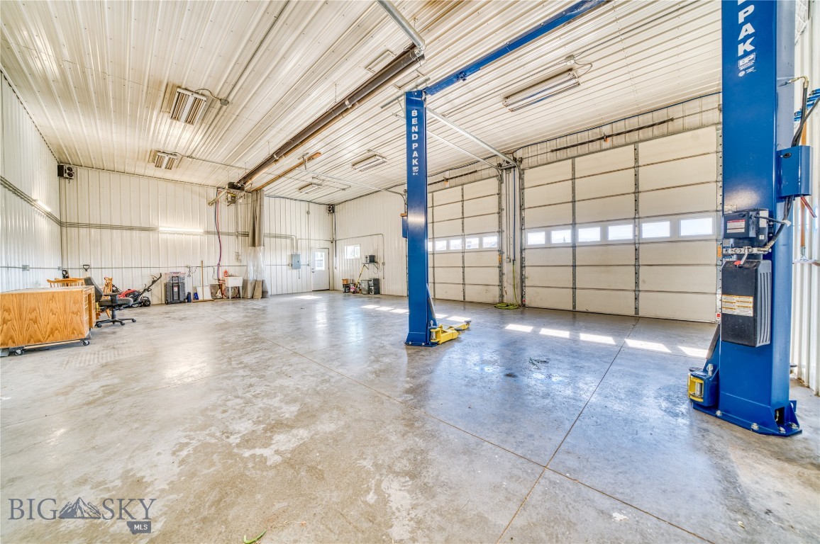 Peak View - Commercial Sale