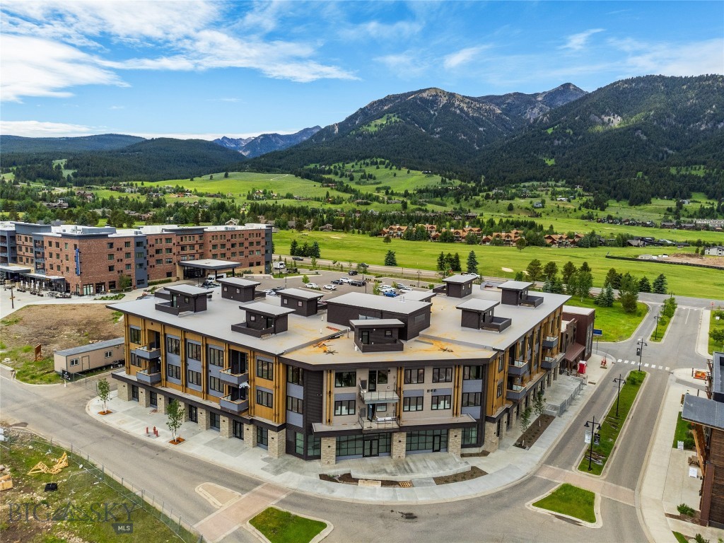 211 Town Center Avenue 2D