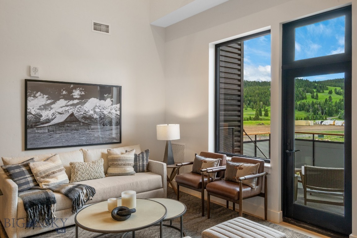 211 Town Center Avenue 2D