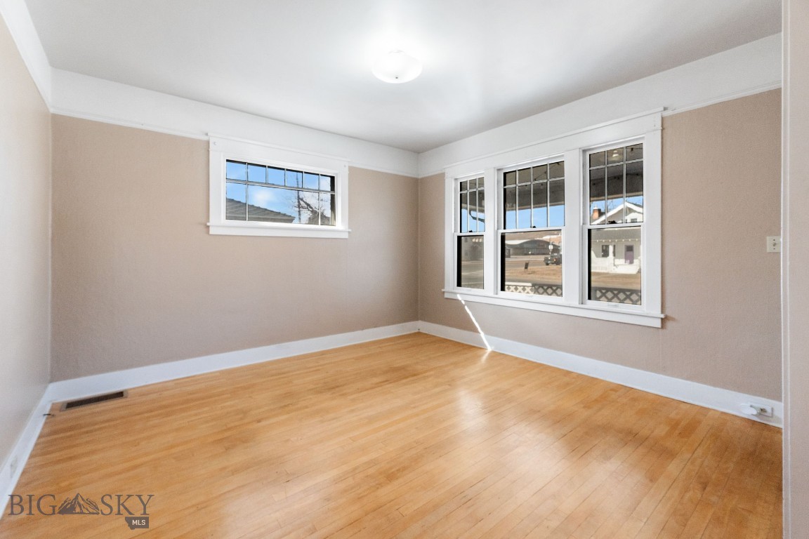 206 N Pacific Street