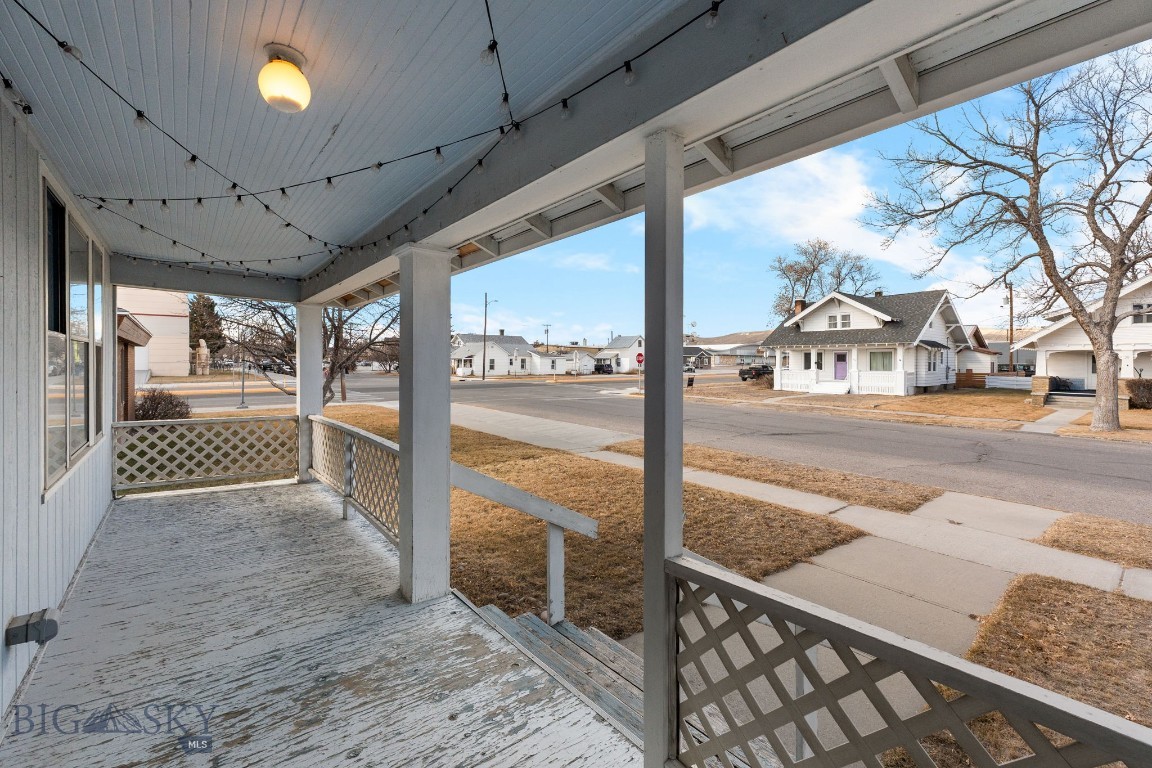 206 N Pacific Street