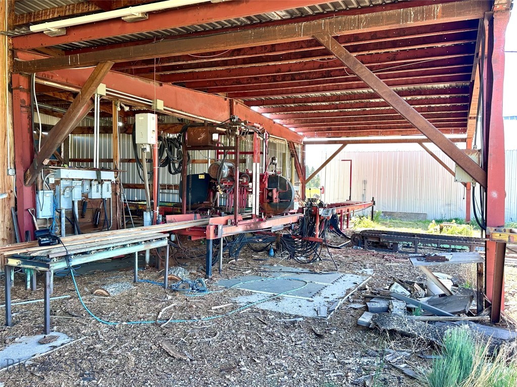 829 Airport Road