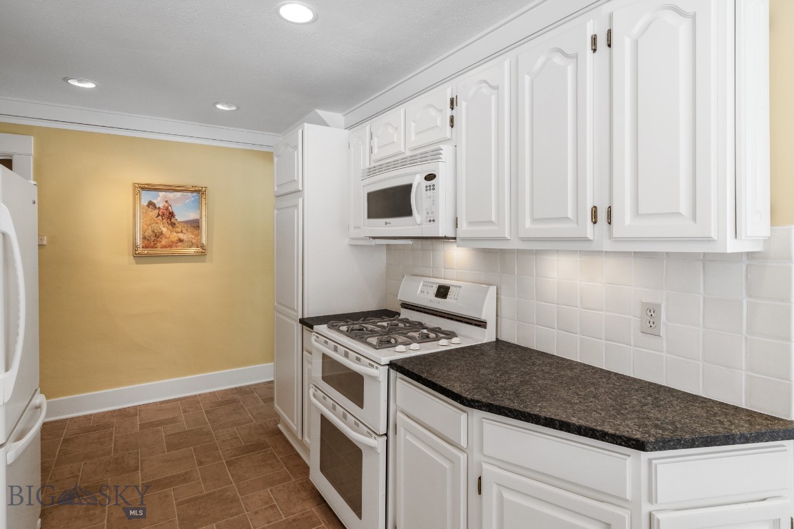 Bozeman, Montana 59715, United States, 4 Bedrooms Bedrooms, ,3 BathroomsBathrooms,Residential,Pending,61084