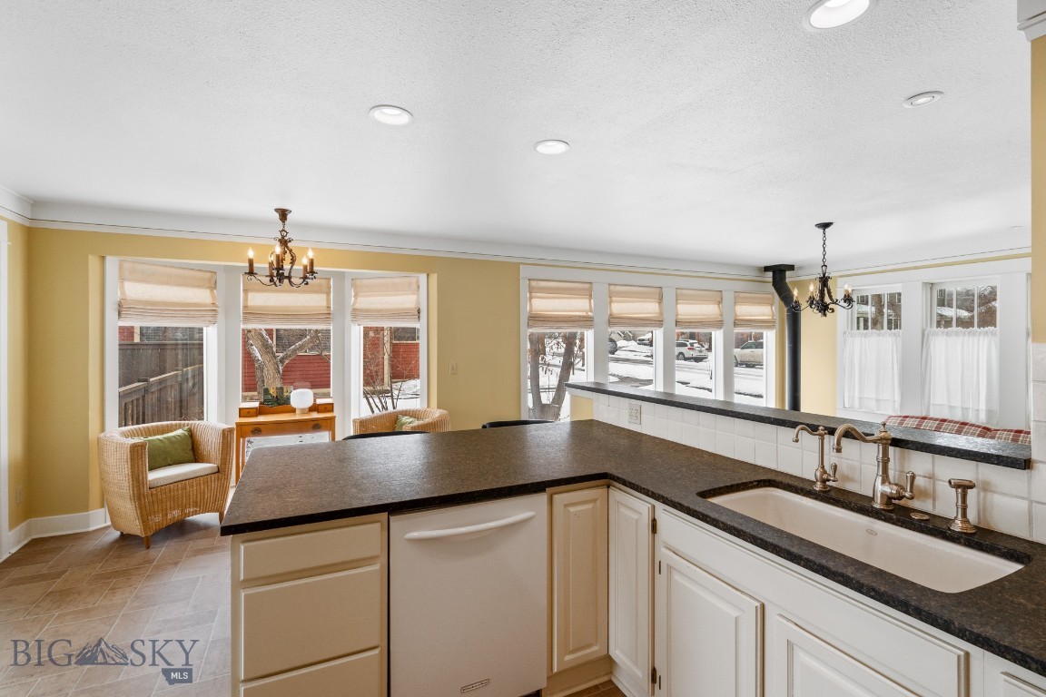 Bozeman, Montana 59715, United States, 4 Bedrooms Bedrooms, ,3 BathroomsBathrooms,Residential,Pending,61084