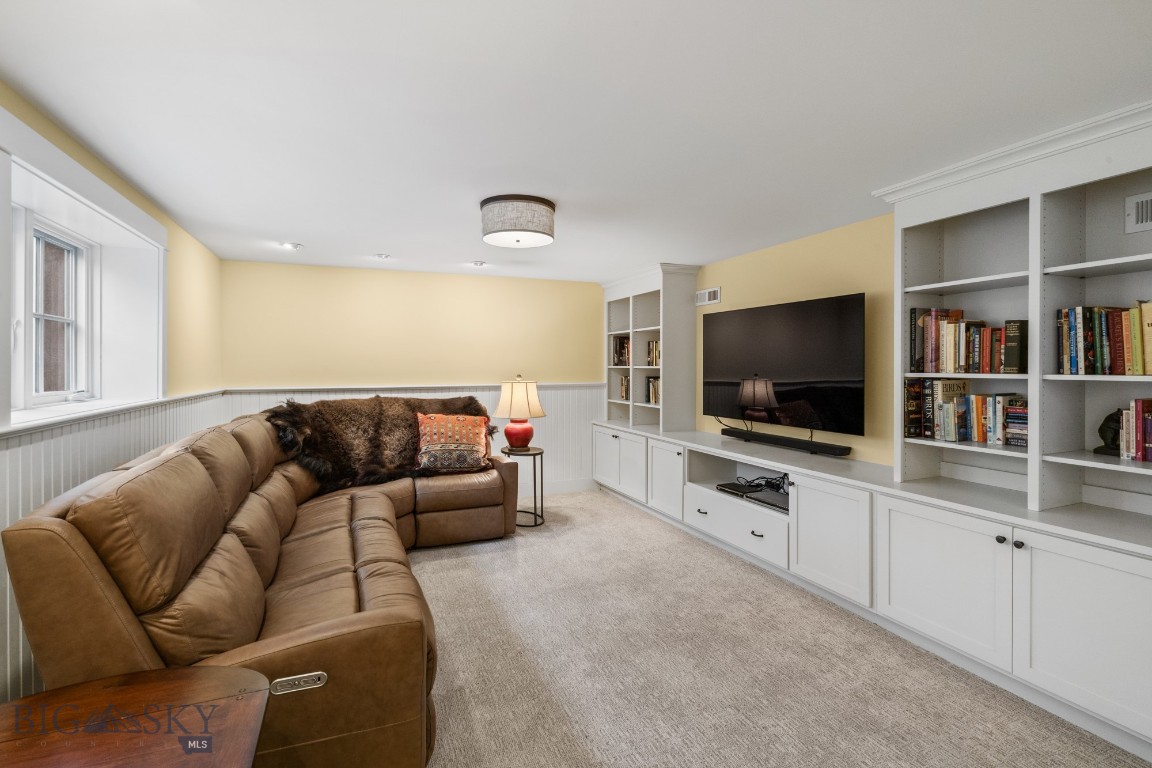 Bozeman, Montana 59715, United States, 4 Bedrooms Bedrooms, ,3 BathroomsBathrooms,Residential,Pending,61084