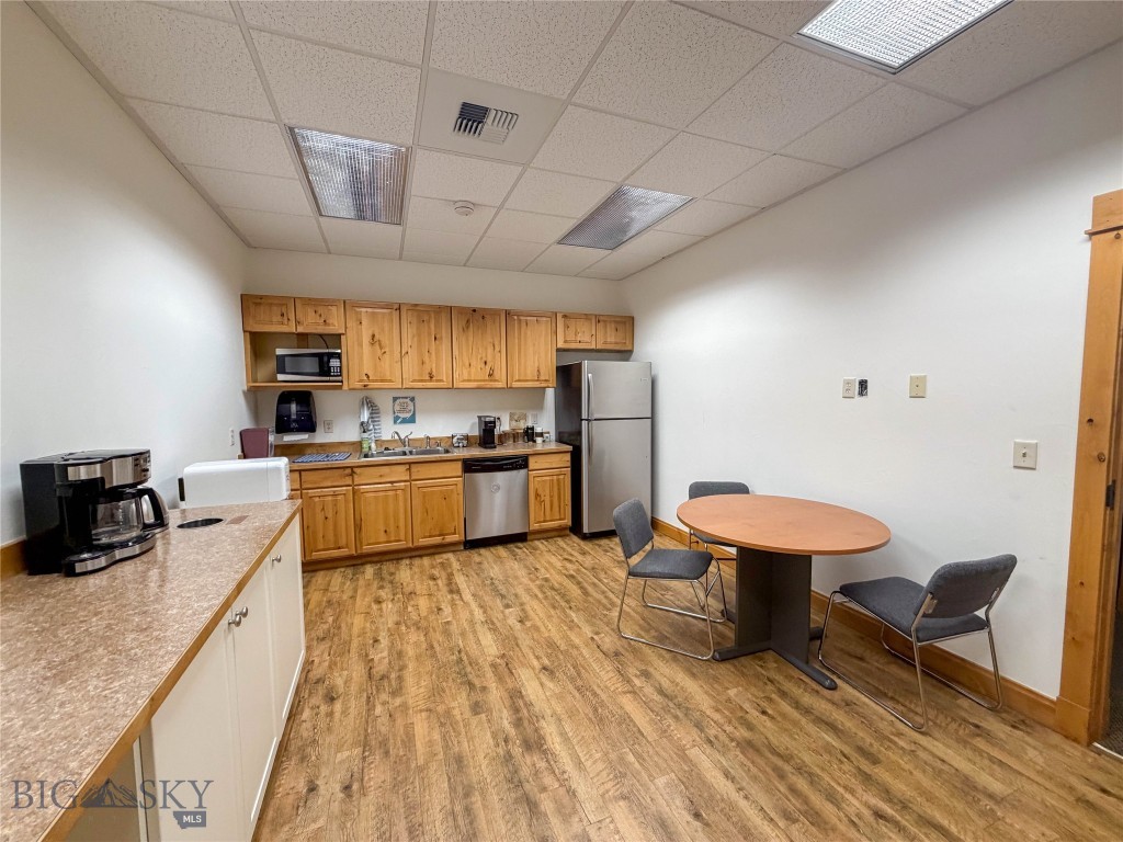 Cougar Park - Commercial Lease