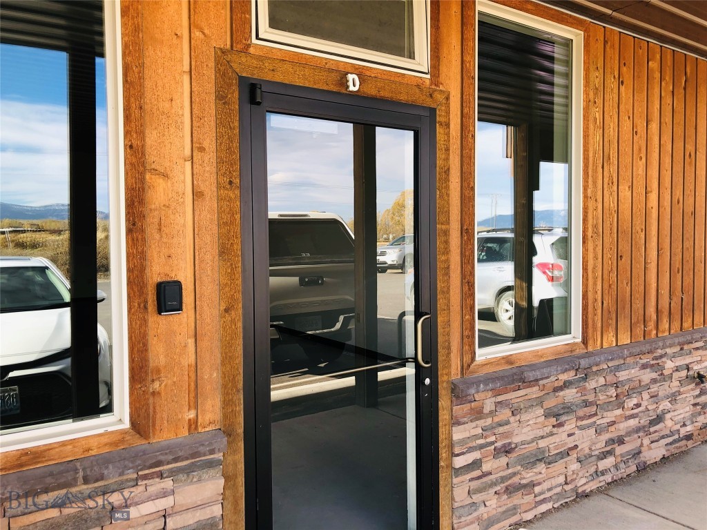 Rainbow - Commercial Lease