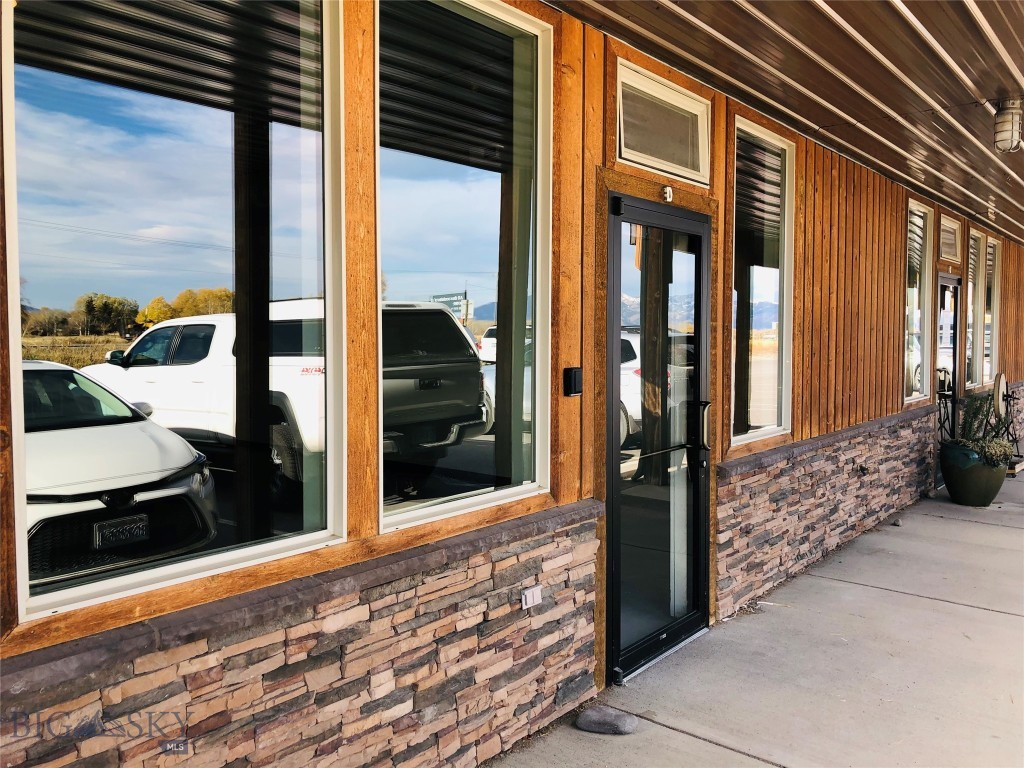 Rainbow - Commercial Lease