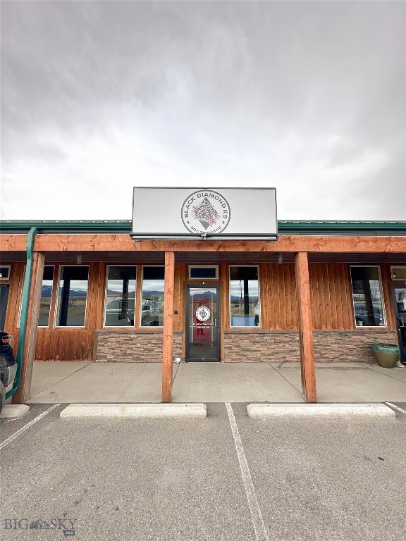 Rainbow - Commercial Lease