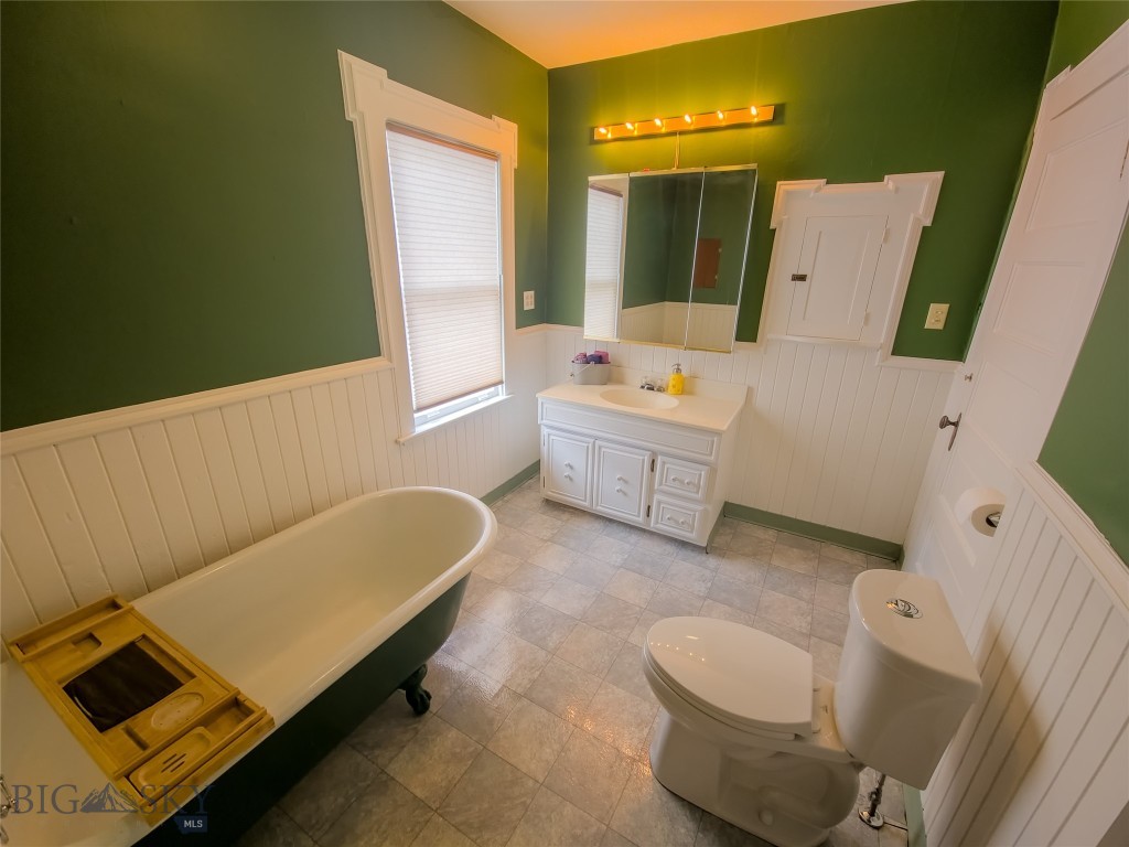 Butte, Montana 59701, United States, 4 Bedrooms Bedrooms, ,4 BathroomsBathrooms,Residential,Active,62163