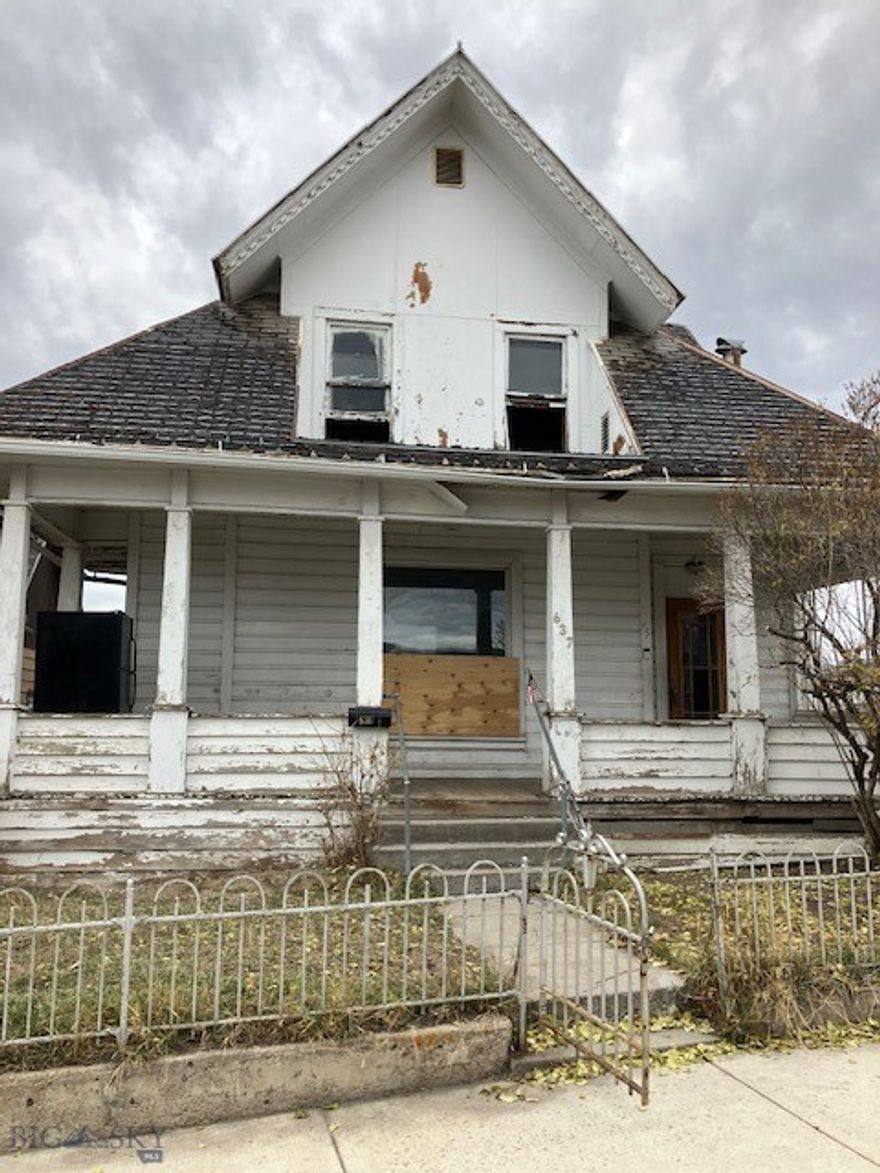 Great investment opportunity.  Centrally located uptown Butte historic home.  The house has some of the original woodwork and trim present.