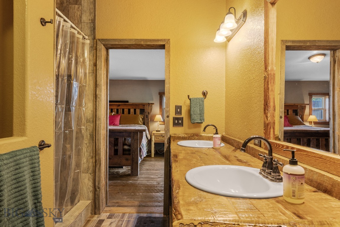 Bozeman, Montana 59718, United States, 3 Bedrooms Bedrooms, ,2 BathroomsBathrooms,Residential,Active,40293