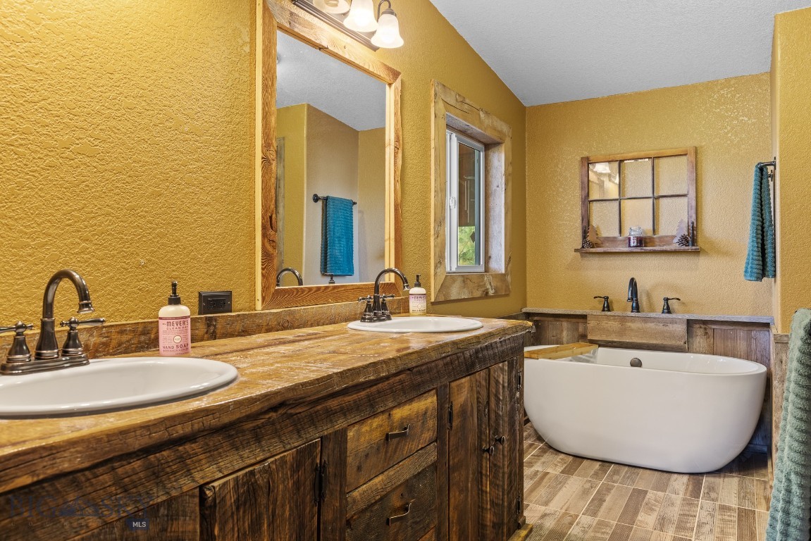 Bozeman, Montana 59718, United States, 3 Bedrooms Bedrooms, ,2 BathroomsBathrooms,Residential,Active,40293