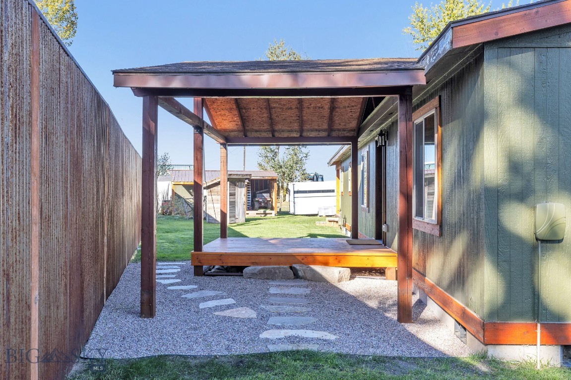 Bozeman, Montana 59718, United States, 3 Bedrooms Bedrooms, ,2 BathroomsBathrooms,Residential,Active,40293